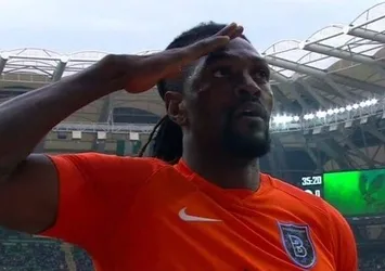 Emmanuel Adebayor'dan Mehmetçiğe selam