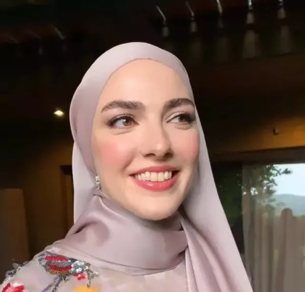 oyuncu-ugur-bilginin-gizemli-nisanlisi-bakin-kimmis-1687952738872.jpeg Oyuncu Uğur Bilgin'in gizemli nişanlısı bakın kimmiş... - 2