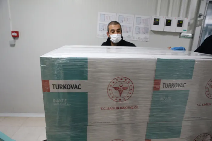 A Haber TURKOVAC'ın üretildiği merkezde! Bilim Kurulu Üyesi Prof. Dr. Ateş Kara: Hiç kimsenin şüphesi olmasın - 9