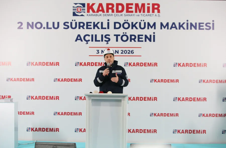 tam-bagimsiz-turkiye-yolunda-tarihi-esik-somalide-dev-sondaj-basliyor-1775241879764.jpg Enerji ve Tabii Kaynaklar Bakanı Alparslan Bayraktar, KARDEMİR 2 No'lu Sürekli Döküm Makinesi açılış törenine katıldı. Bakan Bayraktar, törende konuşma yaptı (AA)