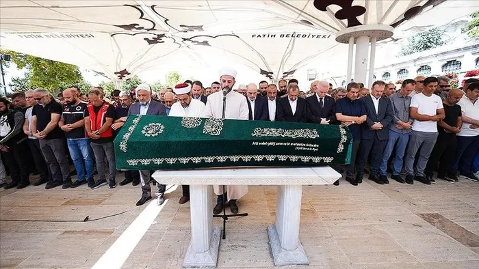 1724745772867.jpeg Bekir Yunus Uçar dualarla uğurlandı! Konuşurken gözyaşlarını tutamadılar - 3