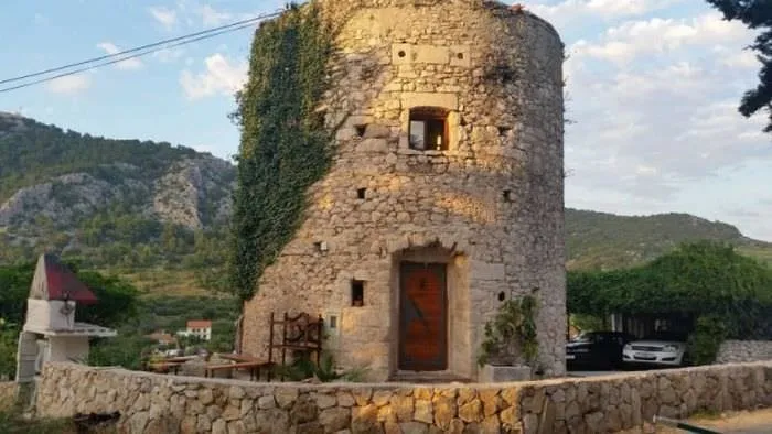 255 yıllık Hırvat kulesi eve dönüştürüldü