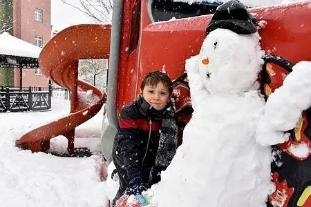 Kar yolları kapattı! Elektrikler kesildi, su şebekeleri dondu, okullar tatil - 11