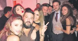 Yaşadığı aşklar hep hüsranla bitti ama uslanmıyor
