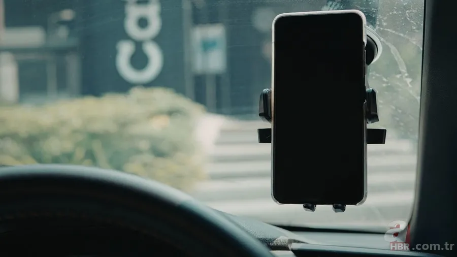 Resmi açıklama geldi: Araçlarda telefon tutucu kullanmak yasaklandı mı? 9