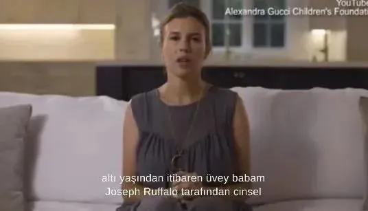 1700121525486.jpeg Katliam destekçisi Gucci'nin bilinmeyen yüzü! Varis Alexandra Zarini sapık üvey babasını ifşa etti - 6