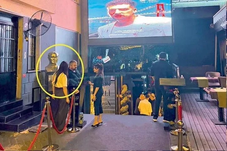 Yıllarca "Atatürk" adıyla duyar kasan Müjdat Gezen 120 milyonu görünce büstünü bile demirbaş diye kulübe sattı! - 2