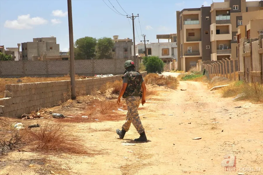 Türk kuvvetleri Libya'da Hafter milislerinin tuzakladığı patlayıcıları temizledi! O anlar böyle görüntülendi... 13