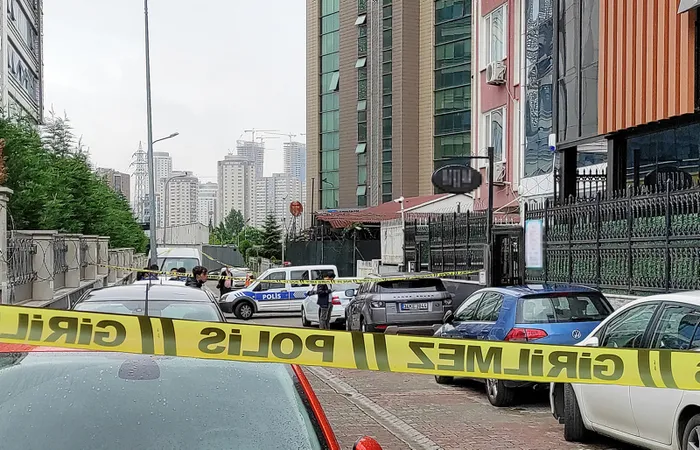 Son dakika: İstanbul Ataşehir'deki 3 milyonluk gasp dehşetinde saadet zinciri iddiası! 2 kişi hayatını kaybetti - 1