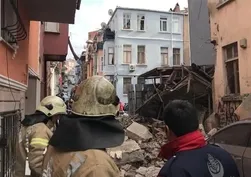 Yıkım sırasında facia! Bina çöktü: 2 yaralı