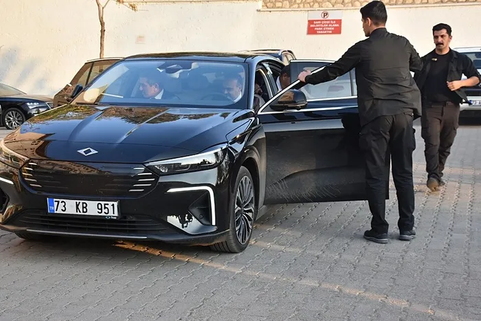 turkiye-o-alanlarda-avrupanin-zirvesinde-bakan-duyurdu-1762452009957.jpeg Bakan Kacır, bölgeye Togg'un yeni modeli T10F ile geldi. (AA)