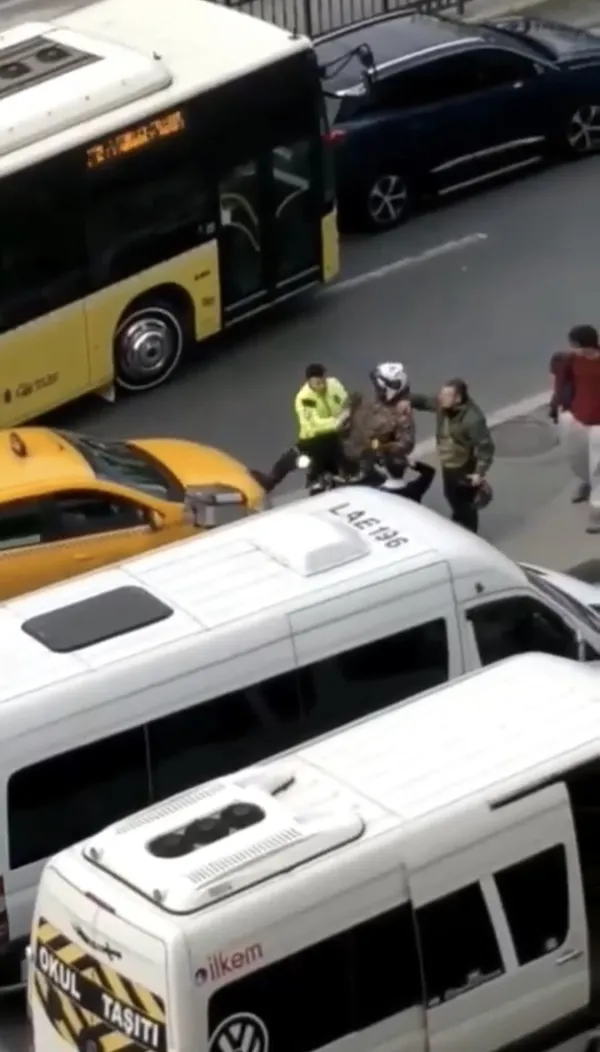 Trafiğin ortasında dehşet veren kavga! - 3