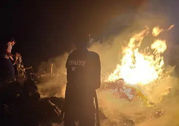 Yıldırım düşen evde yangın çıktı