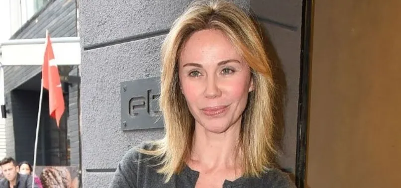 Karşısında görünce buz kesti! İbrahim Kutluay'ı gören Demet Şener kimseye haber vermeden mekanı terk etti