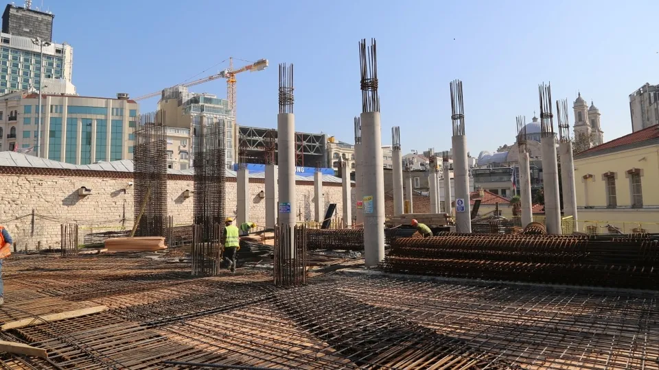 Taksim'e yapılan cami yükseliyor