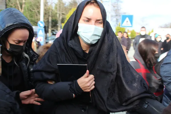 fatih-sipahi-kimdir-kac-yasinda-ece-erkenin-iddialari-sonrasi-fatih-sipahiden-aciklama-geldi-1643620474389.jpg Fatih Sipahi kimdir, kaç yaşında? Ece Erken'in iddiaları sonrası Fatih Sipahi'den açıklama geldi! - 3