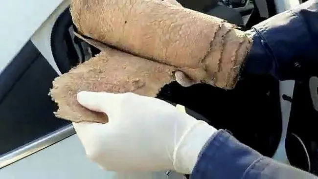 Bursa’da 2 bin yıllık altın işlemeli Tevrat ele geçirildi