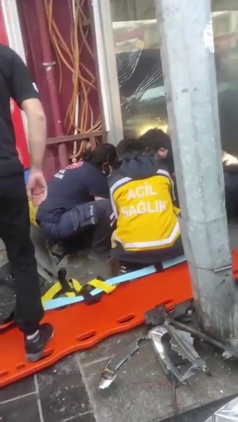 1704121121958.jpg Alkol bir can daha aldı: Kaldırımda bekleyen kadının acı ölümü - 4