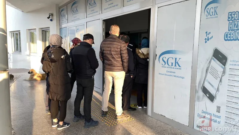 Başkan Erdoğan'ın müjdesi sonrası akın ettiler! SGK'larda EYT yoğunluğu | Milyonların emeklilik sevinci 25