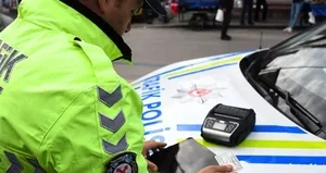 Tuzla’da trafikte araca keserli saldırı!