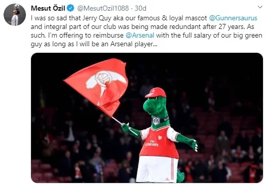 Mesut Özil'den anlamlı destek: İşten çıkarılan Arsenal maskotunun maaşını karşılayacağım - 1