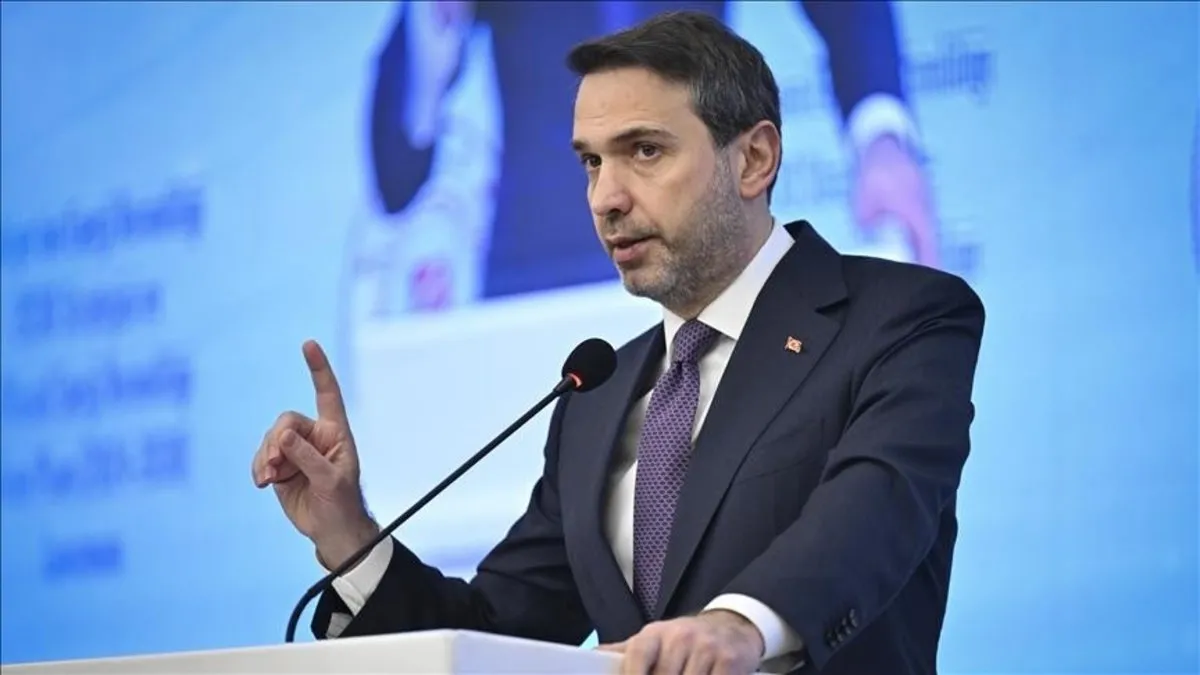 Bakan Bayraktar'dan net mesaj: Soma'daki santralin bacasını tekrar tüttüreceğiz