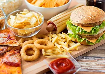 Fast food kansere yol açıyor