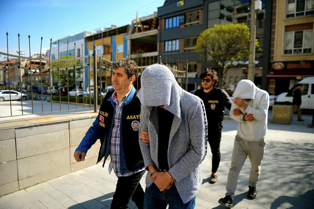Eskişehir merkezli 3 ilde fuhuş operasyonu