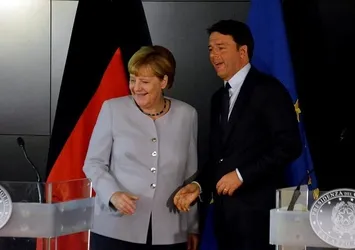 İtalya Başbakanı Renzi: AB geri kabul sürecini de ilerletmeli