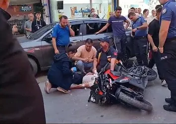 Bursa'da motosiklet yaya çarptı! 2 yaralı