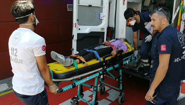İstanbul’da darp ettikleri kadını yola attılar - 1