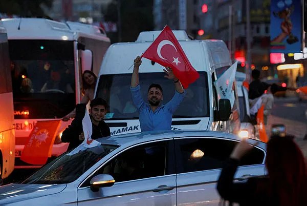 Türkiye’nin 81 ilinden Başkan Erdoğan’ın zaferinin sevinç görüntüleri! Başkan Erdoğan’ın konuşmaları…