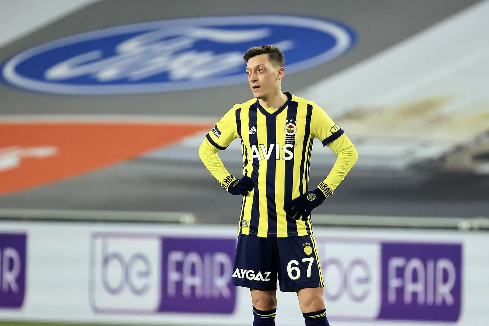 İspanya ve İngiltere Mesut Özil'i konuşuyor! Fenerbahçe Mesut ile batıyor