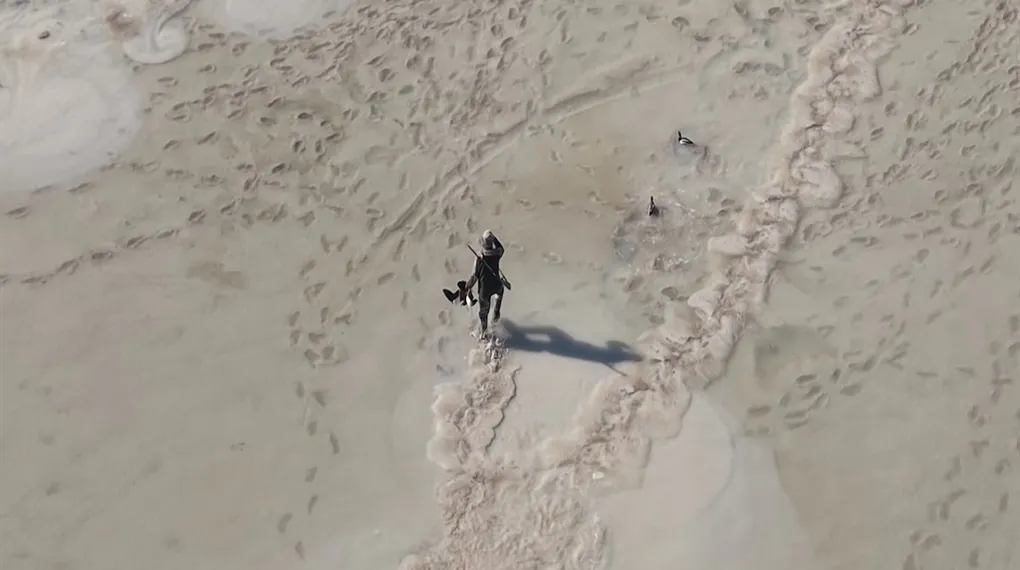 Kaçak avcılar dron kamerasına yakalandı