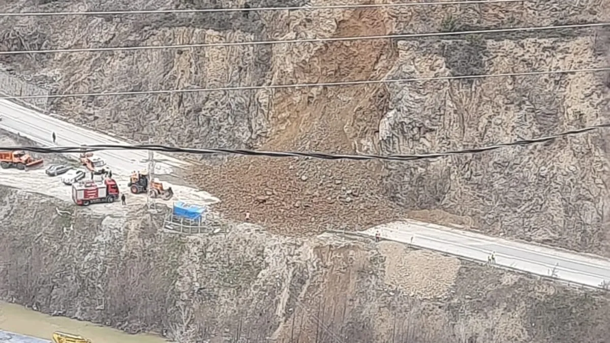 Gümüşhane-Giresun karayoluna dikkat: Heyelan nedeniyle kapandı