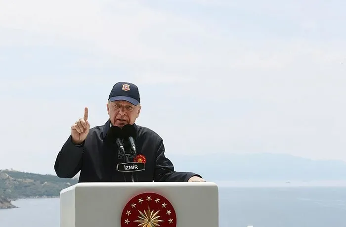 Emekli Yunan Koramiral Egkolfopoulos’tan Türkiye’ye karşı haddini aşan sözler