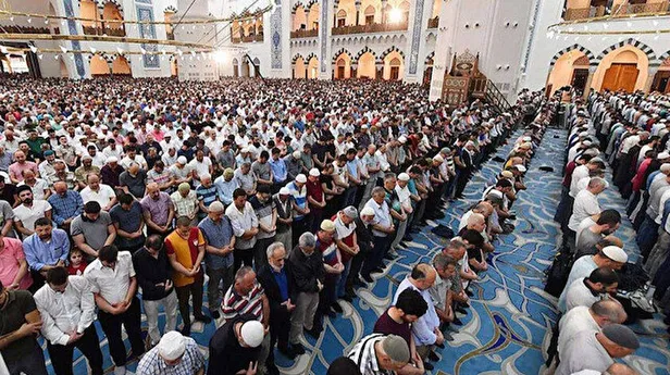 Ramazan Bayramı namazı ne zaman kılınacak 2022? Bayram namazı saat kaçta kılınacak? Diyanet ile il il bayram namazı saatleri - 4