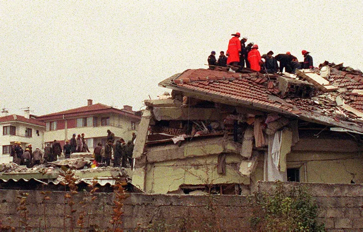 17 Ağustos Marmara Depremi'nin 22. yılı! Acı dolu kareler