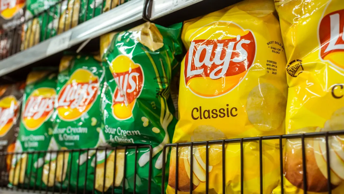 Coca Cola'nın ardından yeni skandal: Lay's de geri çağrılıyor