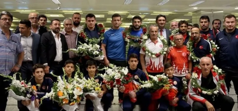 Dünya 3.'sü güreş takımımız yurda döndü!
