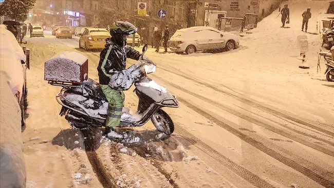 motokuryelere-yeni-duzenleme-ulastirma-bakani-abdulkadir-uraloglu-detaylari-anlatti-1702305852451.jpg MOTOKURYELERE YENİ DÜZENLEME! Ulaştırma Bakanı Abdulkadir Uraloğlu detayları anlattı - 3