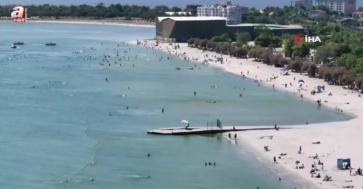 İstanbul'da plajları doldu taştı