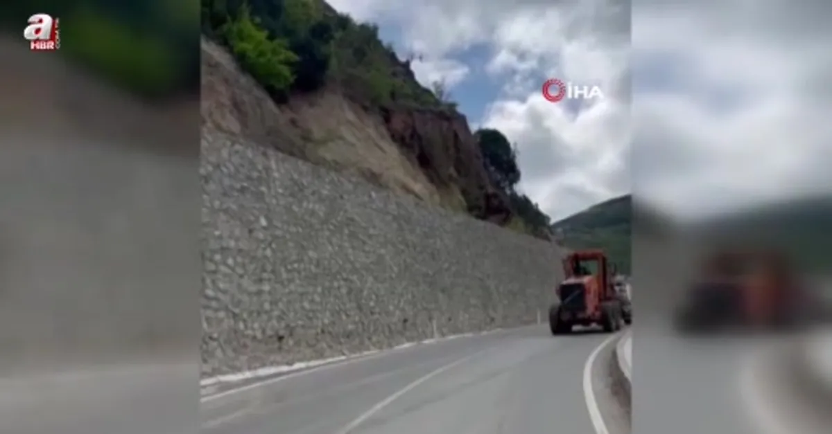 Artvin'de heyelan anı kamerada