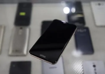 Cep telefonu ithalatında vergi düzenlemesi iptal edildi! Ticaret Bakanlığı duyurdu: Karar Resmi Gazete'de