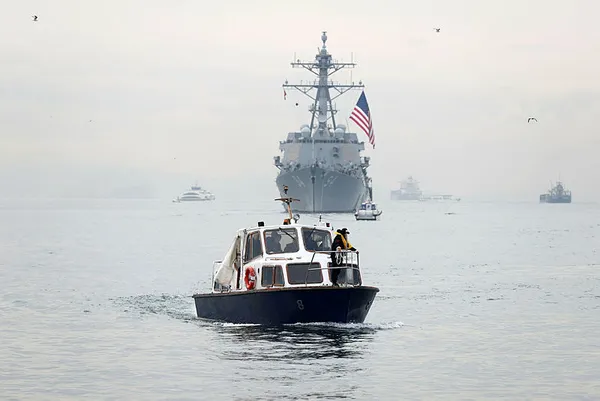 ABD savaş gemisi İstanbul Boğazı’na demirledi! ABD Büyükelçisi Jeff Flake’den Türkiye sözleri: Çok iyi bir müttefikimiz