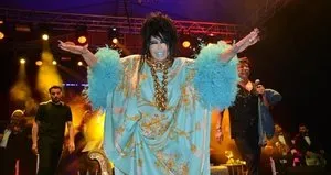 Bülent Ersoy’a sahnede şaşırtan sürpriz