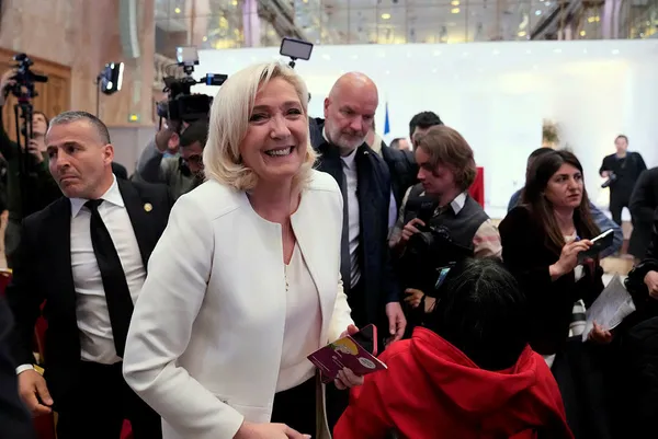 Marine Le Pen’den NATO vaadi: Seçilirsem Fransa NATO’nun askeri kanadından ayrılacak