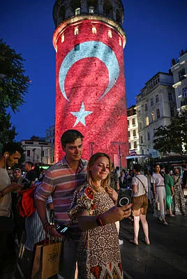 15 Temmuz kahramanları yad ediliyor! Haydarpaşa Gar Binası ve Galata Kulesi'nde mapping gösterileri... 20