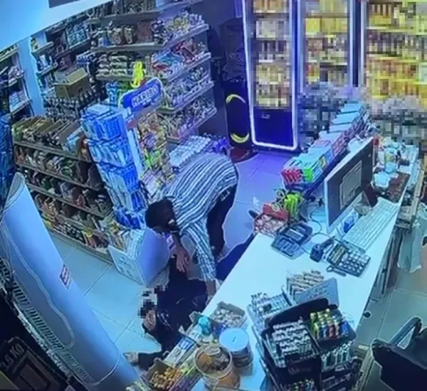 Markette tartışma cinayetle bitti: 19 yaşındaki gencin son anları kamerada - 1