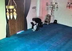 Camide hırsızlık kamerada! Kur'an kursu için biriken iki aylık bağış saniyeler içinde çalındı